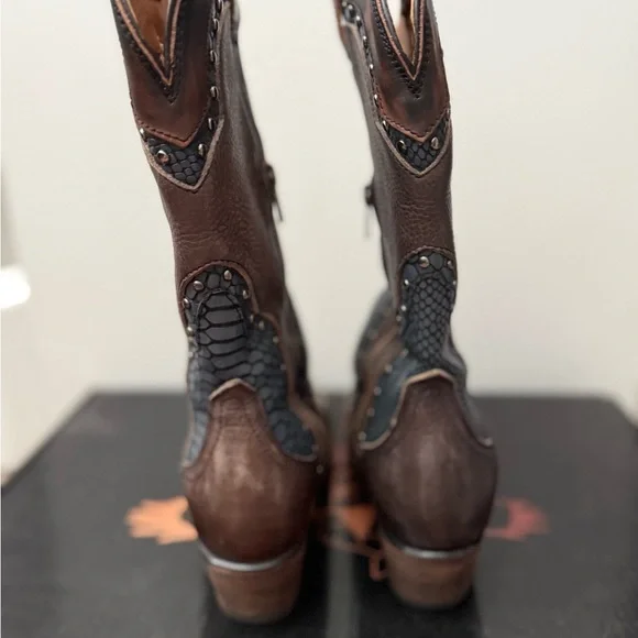 Freebird Rustic Brown and Black Boots - Picture 3 of 8